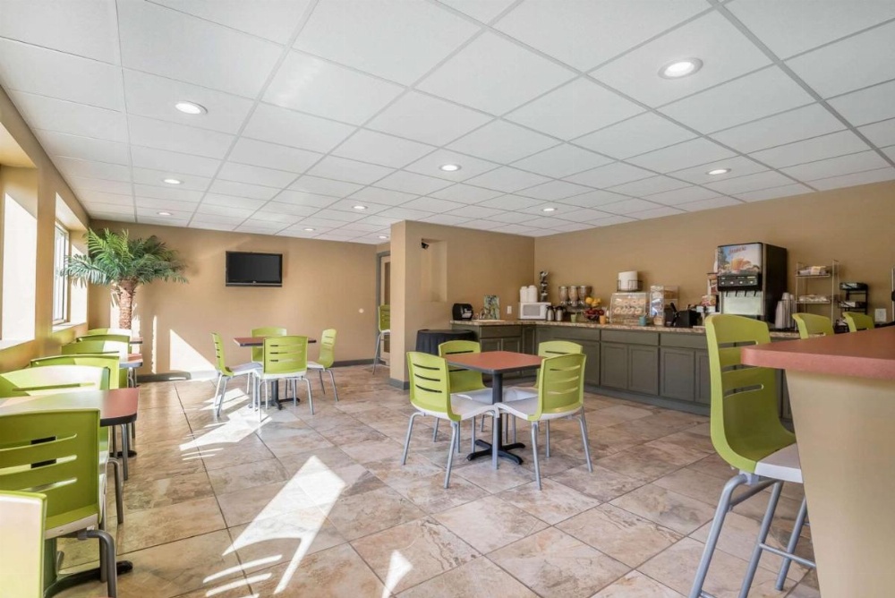 Econo Lodge Inn & Suites Binghamton Image 16
